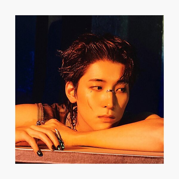 Artikel-Vorschau von Wonwoo SEVENTEEN 5. Album HAPPY BURSTDAY Carat Kpop Teaser Konzeptbilder Foto, designt und verkauft von Kpop-Noona.