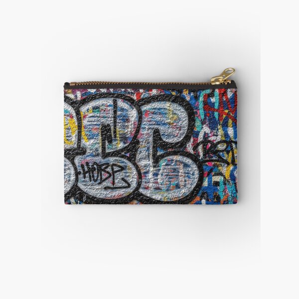 Artikelvorschau, Geschichtete Straßen Graffiti Aop entworfen und verkauft von JohnnyVillas.