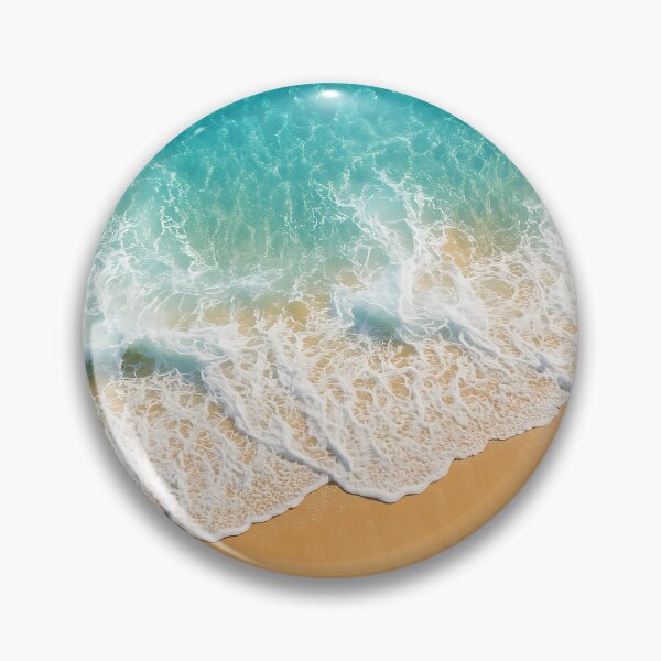 Artikelvorschau, Luftaufnahme eines wunderschönen Sandstrandes und des türkisfarbenen Ozeans mit weißen, schäumenden Wellen, die unter klarem, blauem Wasser auf das Ufer treffen entworfen und verkauft von homydesign.