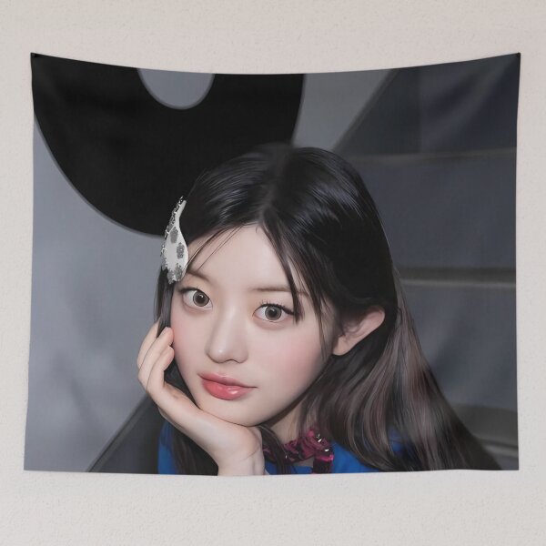 Aperçu de l'œuvre Produits dérivés Minju Bomb | Collections « Bomb » et « Do The Dance » créée et vendue par Valereekmerch.