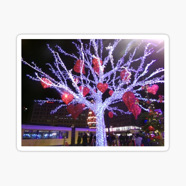 Artikel-Vorschau von Weihnachtsbeleuchtung mit Baum und Herzen, designt und verkauft von GooglyEyes-.
