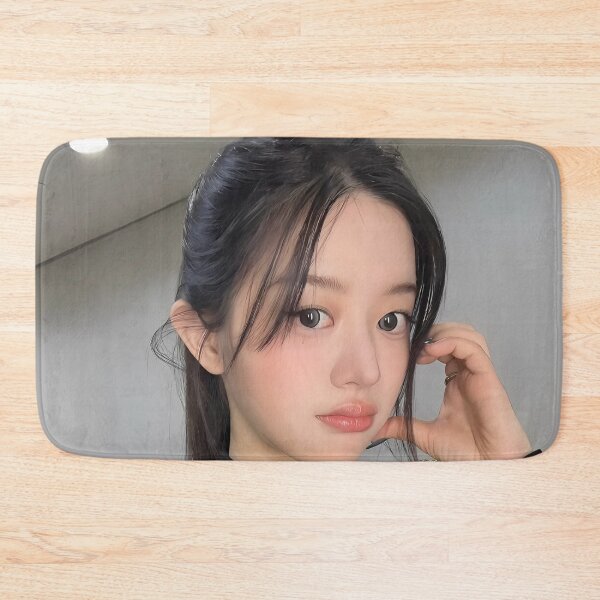 Artikelvorschau, Minju Bomb Merch | "Bomb" & "Do The Dance" Kollektion entworfen und verkauft von Valereekmerch.