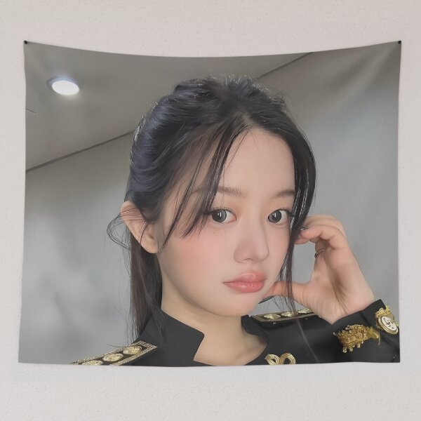 Aperçu de l'œuvre Produits dérivés Minju Bomb | Collections « Bomb » et « Do The Dance » créée et vendue par Valereekmerch.