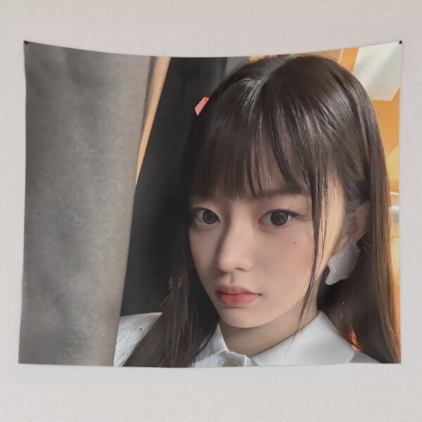 Aperçu de l'œuvre Produits dérivés Minju Bomb | Collections « Bomb » et « Do The Dance » créée et vendue par Valereekmerch.