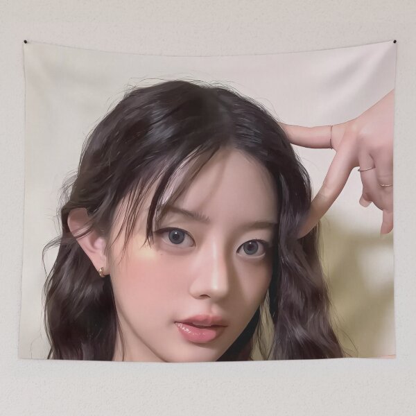 Aperçu de l'œuvre Produits dérivés Minju Bomb | Collections « Bomb » et « Do The Dance » créée et vendue par Valereekmerch.