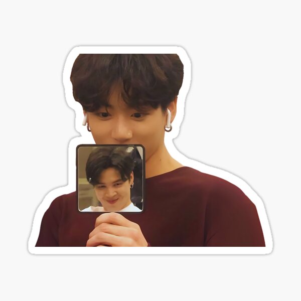 Artikel-Vorschau von Jungkook hält Jimin ein lustiges Gesicht, BTS-Meme, designt und verkauft von CottageCheezie.
