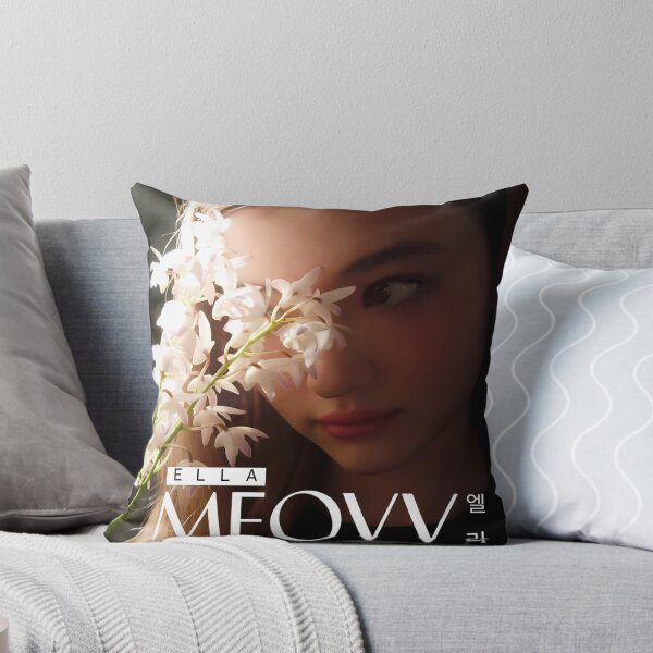 Item preview, Merchandising de Ella Hands Up de MEOVV | Colección exclusiva para fans designed and sold by Valereekmerch.
