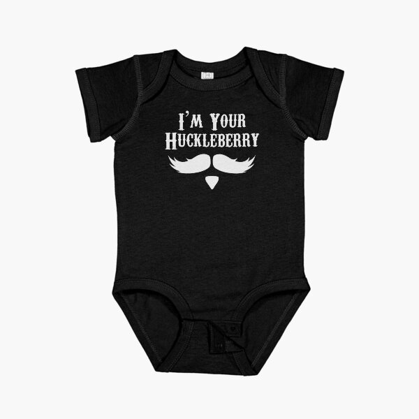 Aperçu de l'œuvre Je suis ton Huckleberry - Dites-le simplement quand les fêtes seront bonnes ! Idées cadeaux amusantes pour les pierres tombales créée et vendue par merkraht.