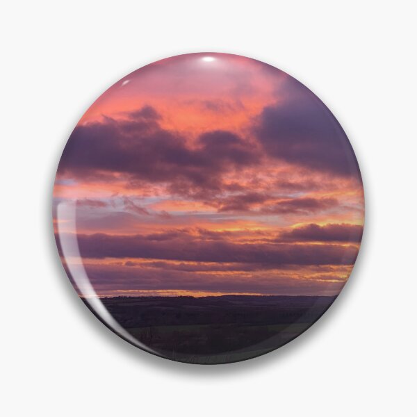 Artikelvorschau, Blick auf den Sonnenuntergang über Harringworth, Northamptonshire entworfen und verkauft von Kate Anderson Art.