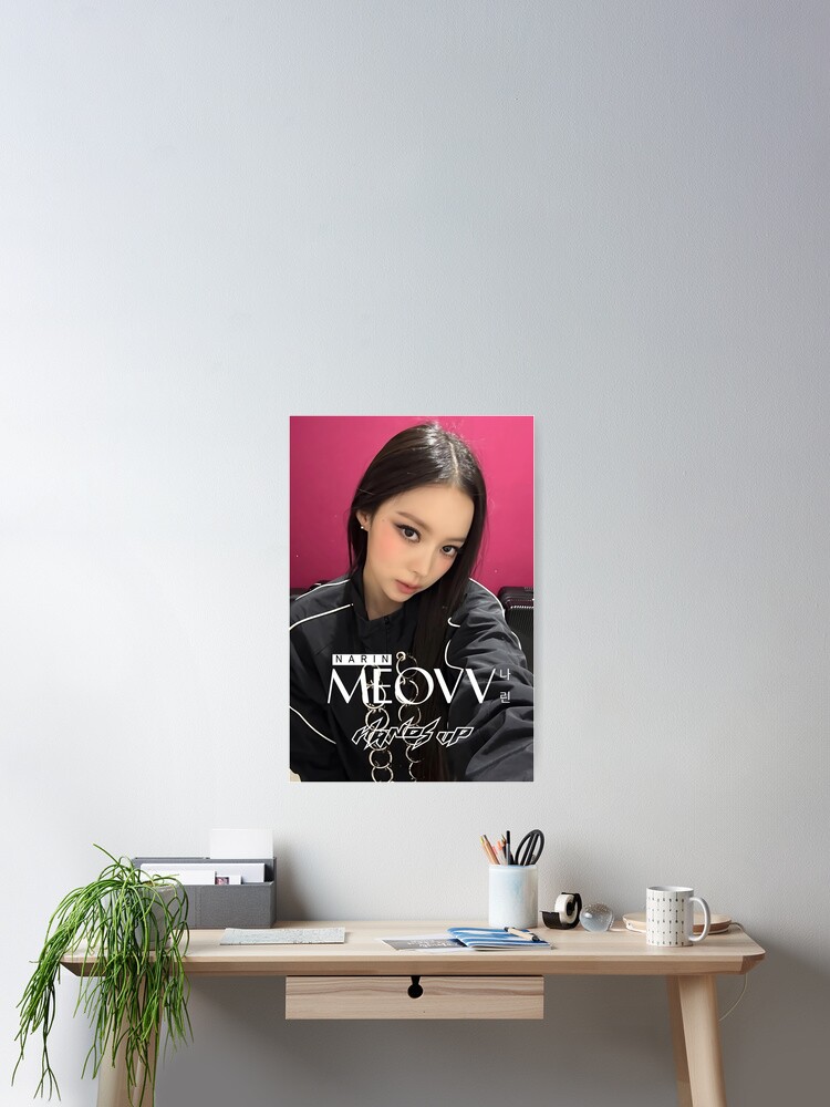 MEOVV Narin Hands Up Drop Top Merch | Exclusive Fan Collection