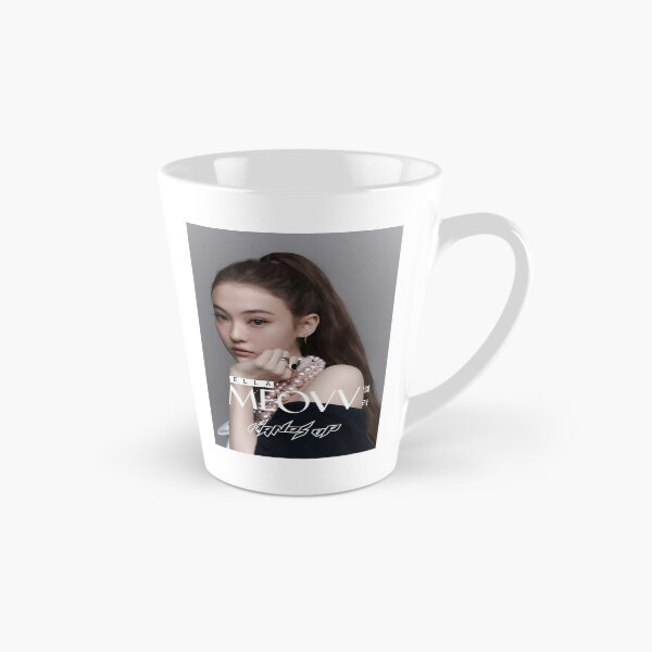Artikelvorschau, MEOVV Ella Hands Up Drop Top Merch | Exklusive Fan-Kollektion entworfen und verkauft von Valereekmerch.