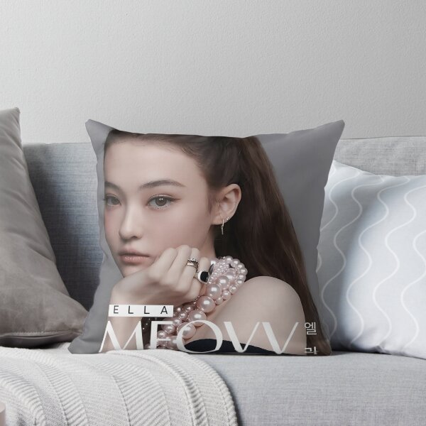 Artikelvorschau, MEOVV Ella Hands Up Drop Top Merch | Exklusive Fan-Kollektion entworfen und verkauft von Valereekmerch.