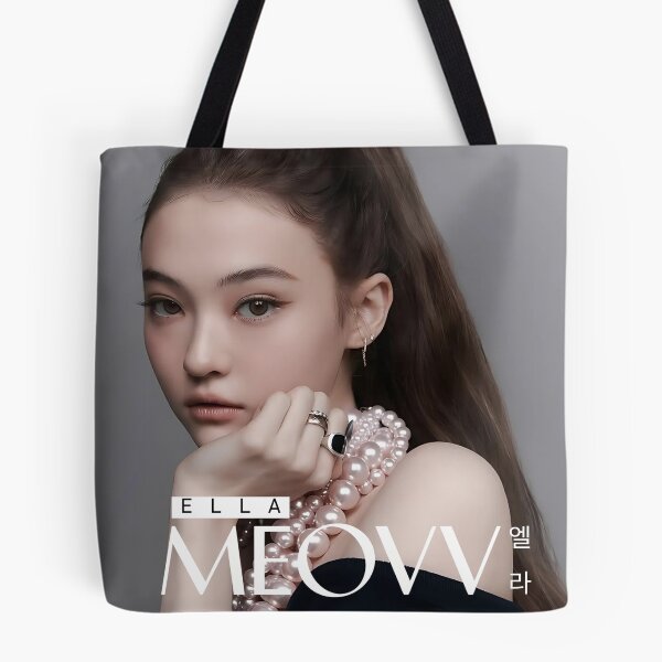 Artikelvorschau, MEOVV Ella Hands Up Drop Top Merch | Exklusive Fan-Kollektion entworfen und verkauft von Valereekmerch.
