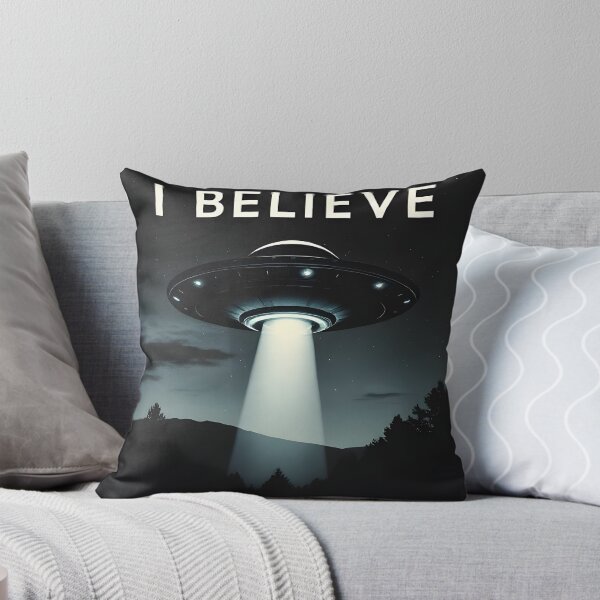 Artikelvorschau, Ich glaube, Sci-Fi-UFO T-Shirt entworfen und verkauft von Rune-Designs.