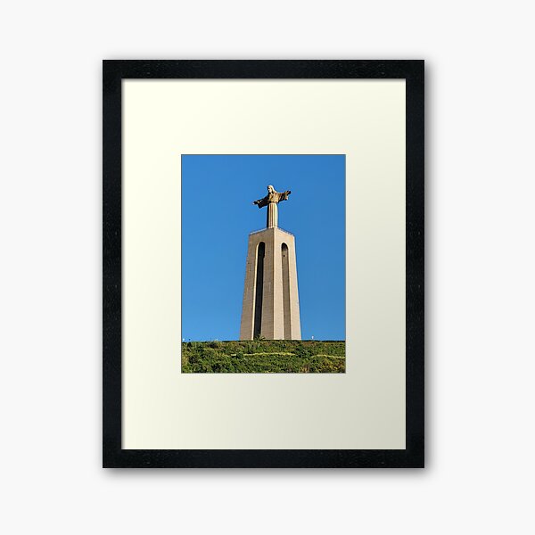 Vista previa del artículo con la obra «Cristo Rei Monument, Lisbon Skyline Icon», diseñado y vendido por Neil-Purves.
