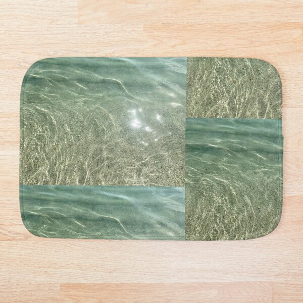 Aperçu de l'œuvre Photographie de reflets sur l'océan – Décoration murale aux reflets d'eau verts, gris et jaune pâle créée et vendue par Gulnaz Turdalieva.