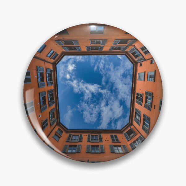 Artikelvorschau, Himmel umrahmt von Stadtmauern entworfen und verkauft von KarenVarr.