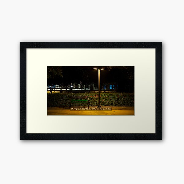 Aperçu de l'œuvre Photographie urbaine avec légende digne d'un film créée et vendue par holaitssher.
