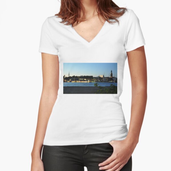 Hamburg sunset Tailliertes T-Shirt mit V-Ausschnitt