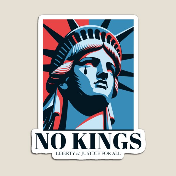 Artikel-Vorschau von Keine Könige in den USA. Lady Liberty schreit nach Freiheit. Politischer Protest. Kunst. Heller Hintergrund., designt und verkauft von darkskydelights.