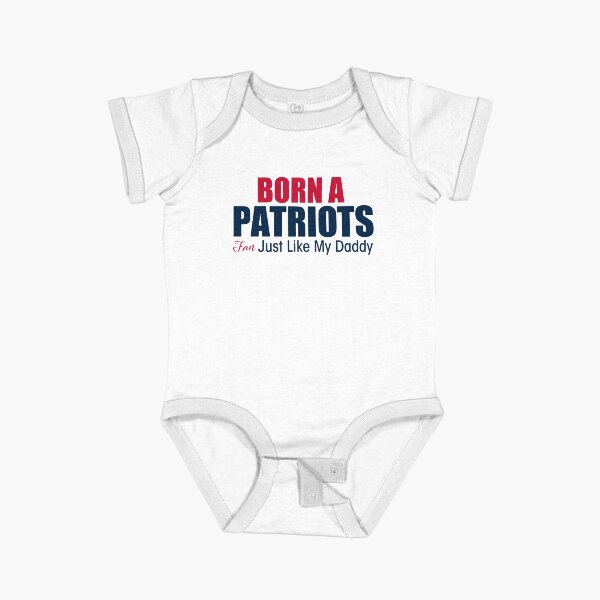 Vista previa del artículo con la obra «Nacido fanático de los Patriots», diseñado y vendido por corbrand.