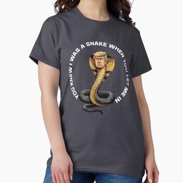 Artikel-Vorschau von Du wusstest, dass ich eine Schlange bin – Politische Satire Anti-Trump-Cobra-Design für Aufkleber, Shirts und Protestkunst, designt und verkauft von FieldHouseTees.