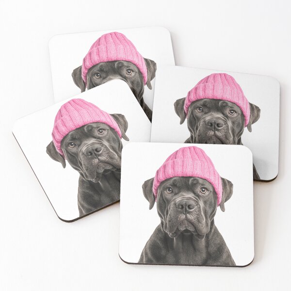 Artikelvorschau, Gemütlicher Cane Corso Hund trägt rosa Wintermütze trendige Tiermode Kunstwerk entworfen und verkauft von LazyOwlStore.