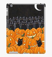 Black Cats & Jack-o-Lanterns iPad Case/Skin