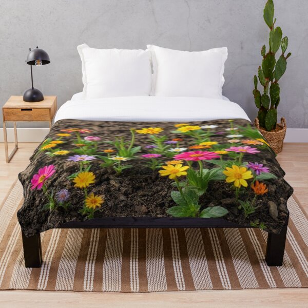Artikelvorschau, Blumen im Dreck entworfen und verkauft von AllAroundArtist.