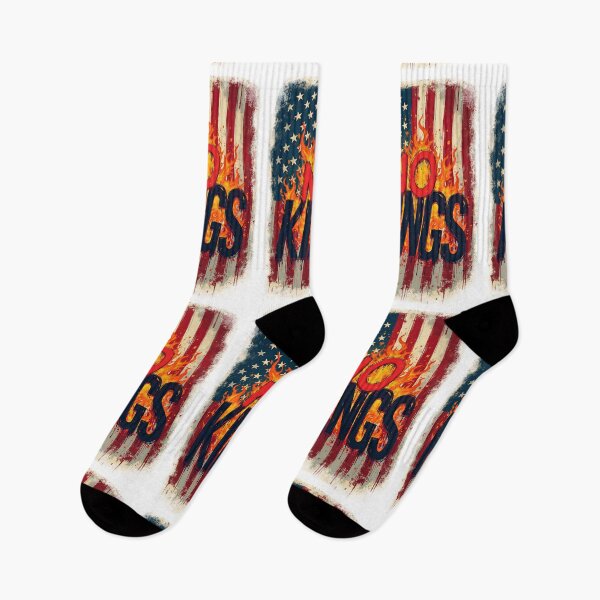 Artikelvorschau, „No Kings in America“ in patriotischen Farben für einen mutigen Anti-Monarchie-Look entworfen und verkauft von olenapetol.