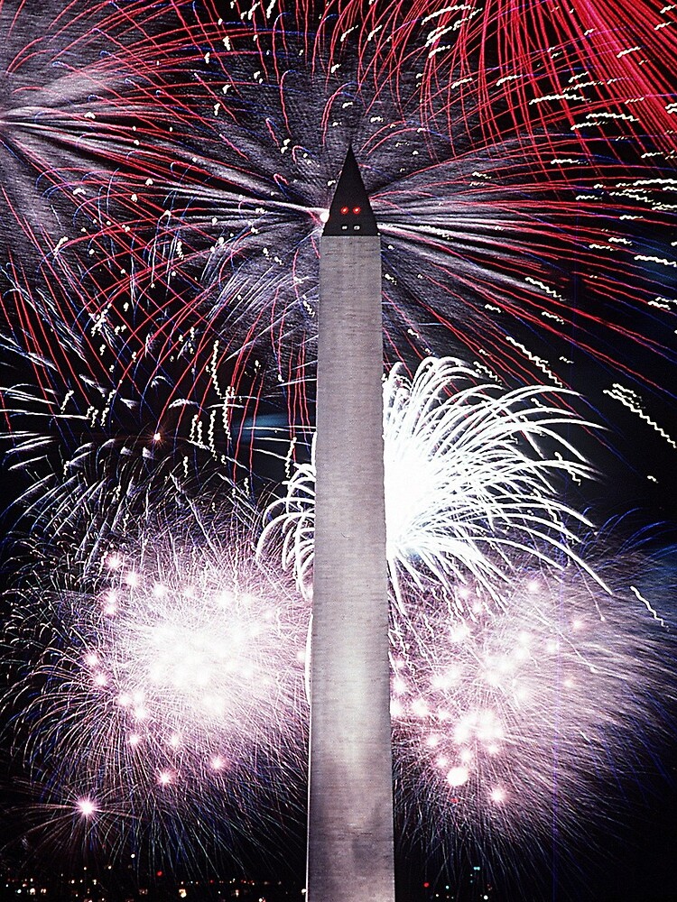 Fourth of July fireworks behind the Washington Monument by joehx