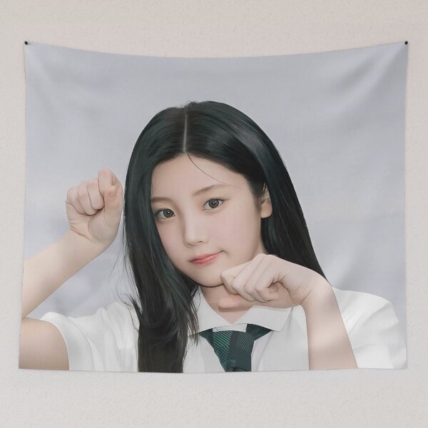 Aperçu de l'œuvre Produits dérivés Wonhee Bomb | Collections « Bomb » et « Do The Dance » créée et vendue par Valereekmerch.