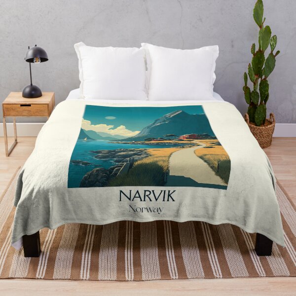 Artikelvorschau, Narvik Norwegen Fjord Poster | Retro Ofotfjord & Berg Kunstdruck entworfen und verkauft von TuncGK.