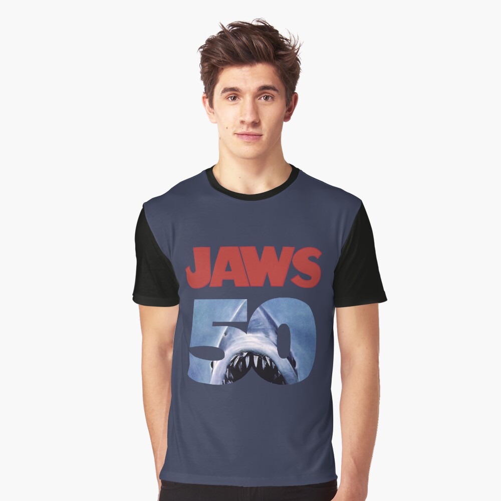 Aperçu de l'œuvre T-shirt graphique créée et vendue par Doveballs.