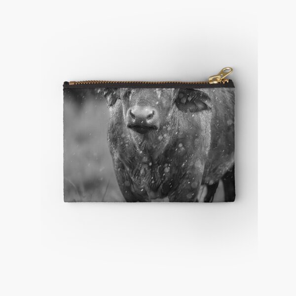 Artikelvorschau, Kaffernbüffel Masai Mara Kenia BW 2 entworfen und verkauft von PhotoArt by Joan Carroll.