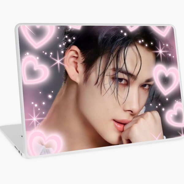 Artikel-Vorschau von Kpop Enhypen Niki Pink Hearts, designt und verkauft von StarBunnyDesign.