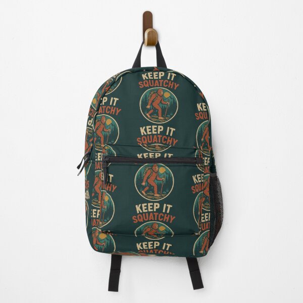 Artikelvorschau, Keep It Squatchy – Bigfoot-Wanderabenteuer-Grafik entworfen und verkauft von GracefulPODshop.
