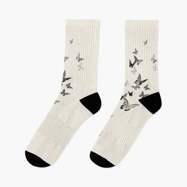 Artikelvorschau, Schwarze ästhetische Schmetterlinge – Minimalistischer, sanfter Grunge-Vibe entworfen und verkauft von GiriaGallery.