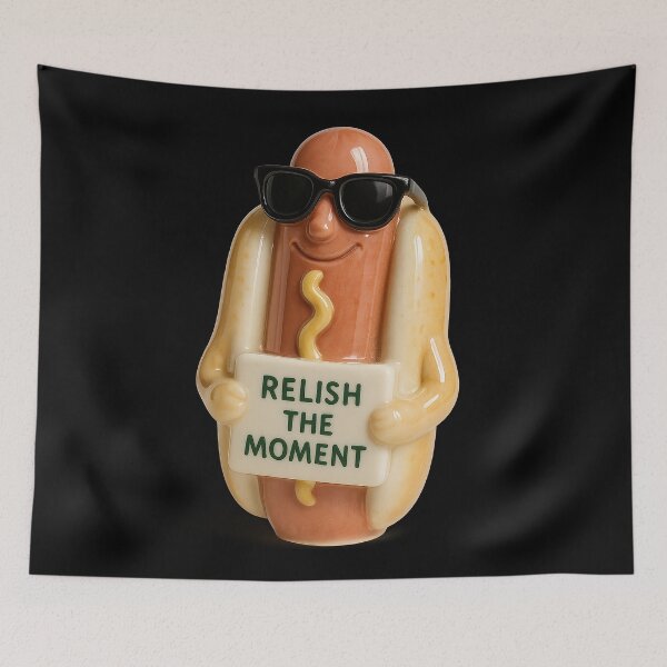 Artikelvorschau, Relish the Moment – Würziges Lebensmotto im Hotdog-Look entworfen und verkauft von Girih.