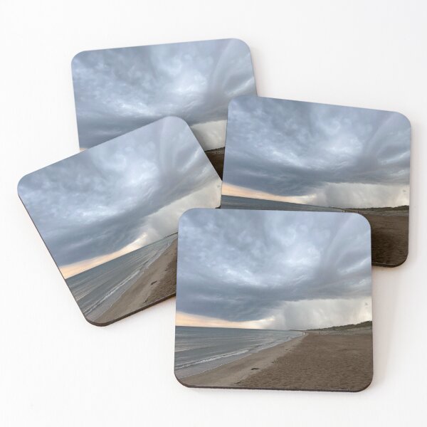 Artikelvorschau, Skegness Beach im Sturm entworfen und verkauft von Kate Anderson Art.