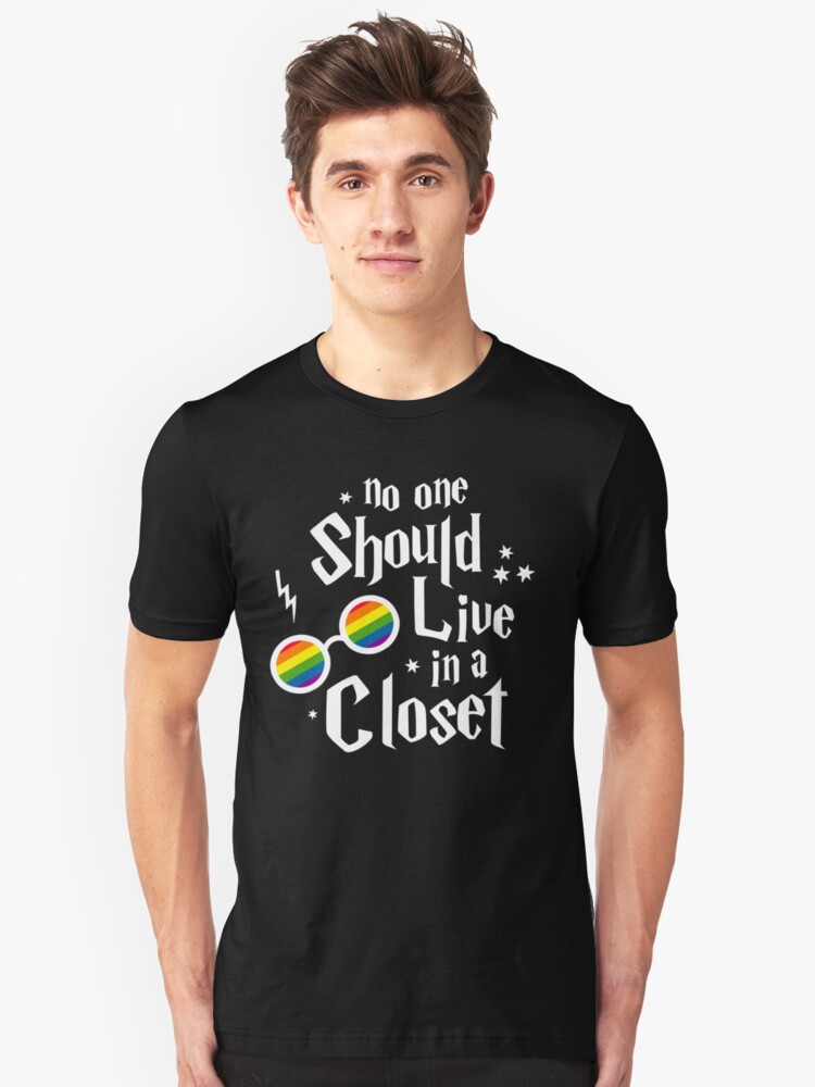 Alternate view of No one should live in a closet Slim Fit T-Shirt