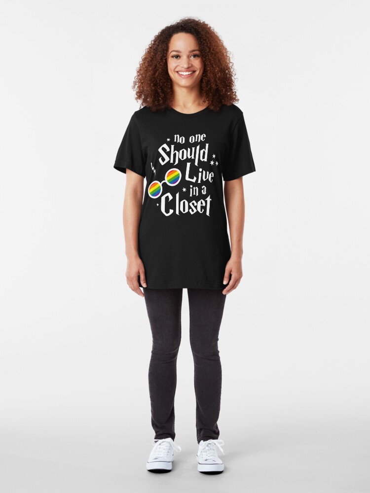 Alternate view of No one should live in a closet Slim Fit T-Shirt