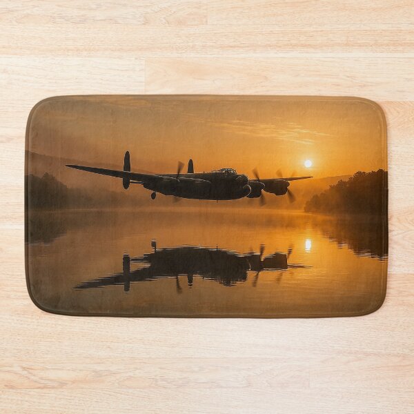 Artikelvorschau, Sonnenaufgang am nebligen See von Lancaster, BBMF entworfen und verkauft von Skyframe Aviation.