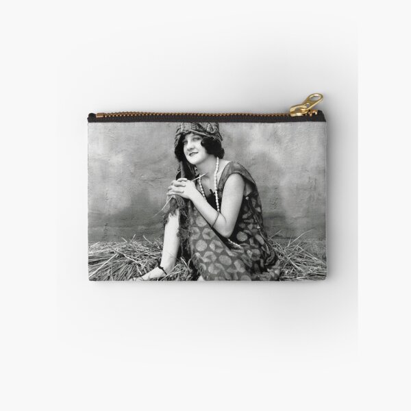 Item preview, El ladrón de Bagdad, película clásica rodada en 1924 designed and sold by Vintage Designs +.
