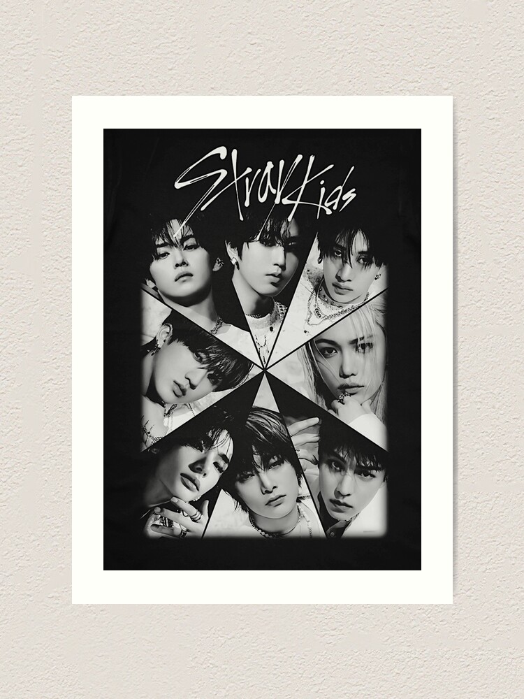 Stray Kids DominATE black and white tour signatures autographs