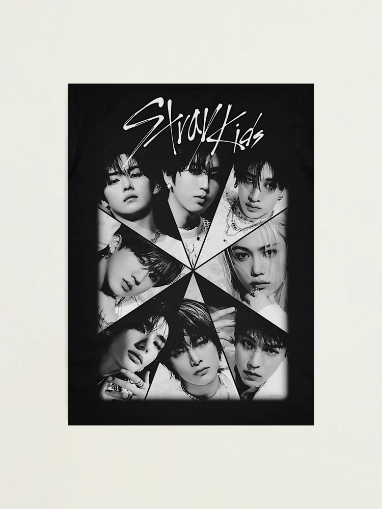 Stray Kids DominATE black and white tour signatures autographs