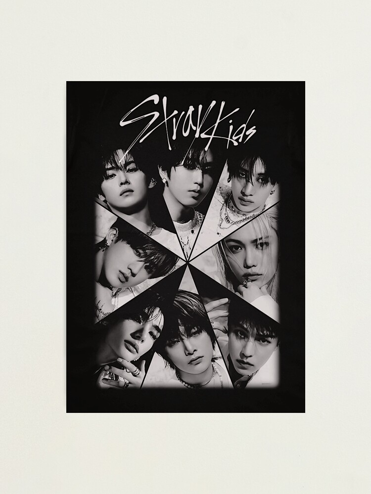 Stray Kids DominATE black and white tour signatures autographs