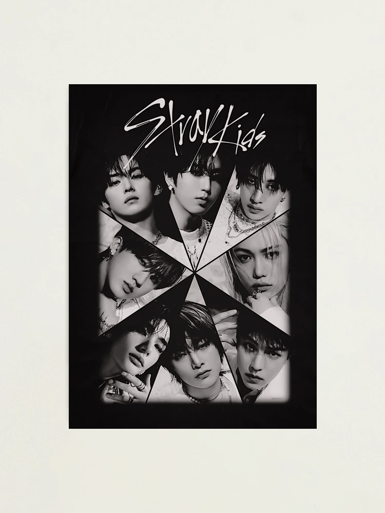 Stray Kids DominATE black and white tour signatures autographs