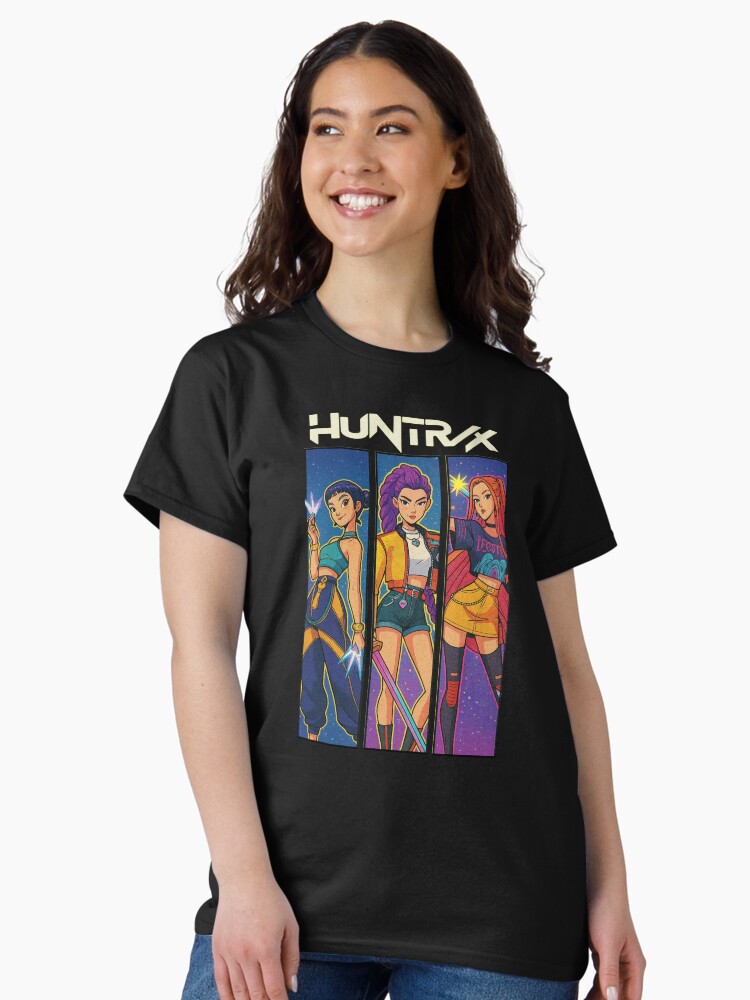 Imagen 2 de 7, Camiseta clásica con la obra Huntrix del Kpop, diseñada y vendida por kbritoart.