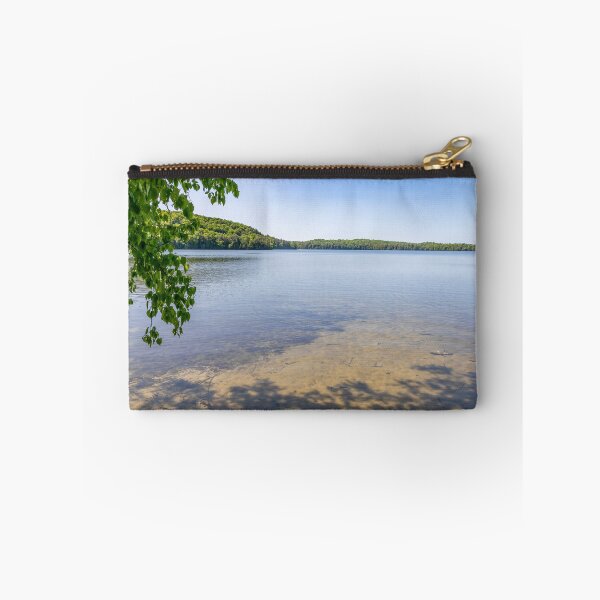Aperçu de l'œuvre Vue tranquille sur le lac Solitaire créée et vendue par jrtwynam.
